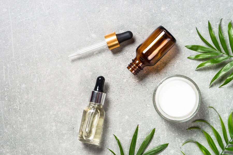 Hyaluronic acid and peptides as skincare ingredients